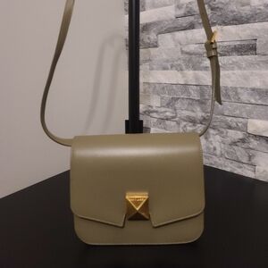 EMP.T Label Leather Khaki Cube Box Bag